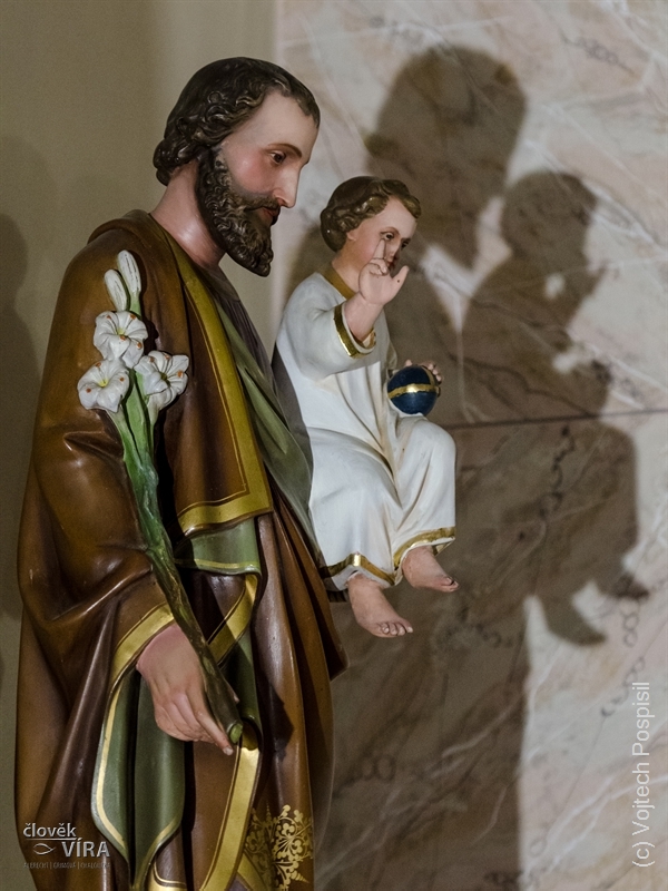 Socha sv. Josefa a Ježíska